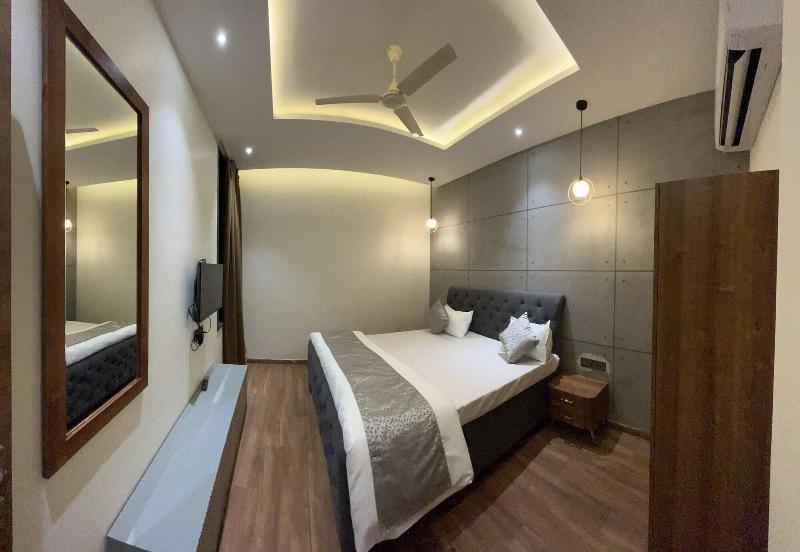 Hotel Lunar Stays image