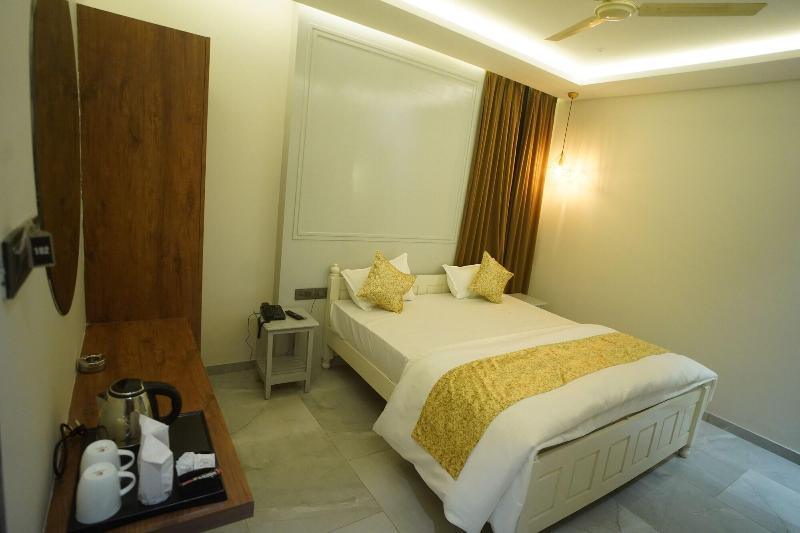 Hotel Lunar Stays image