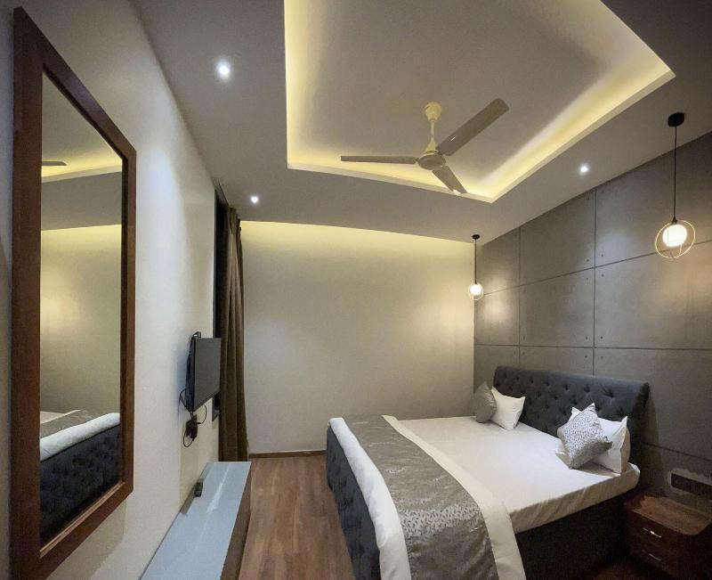 Hotel Lunar Stays image