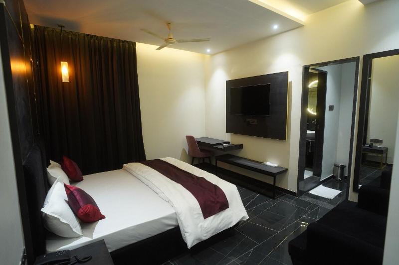 Hotel Lunar Stays image