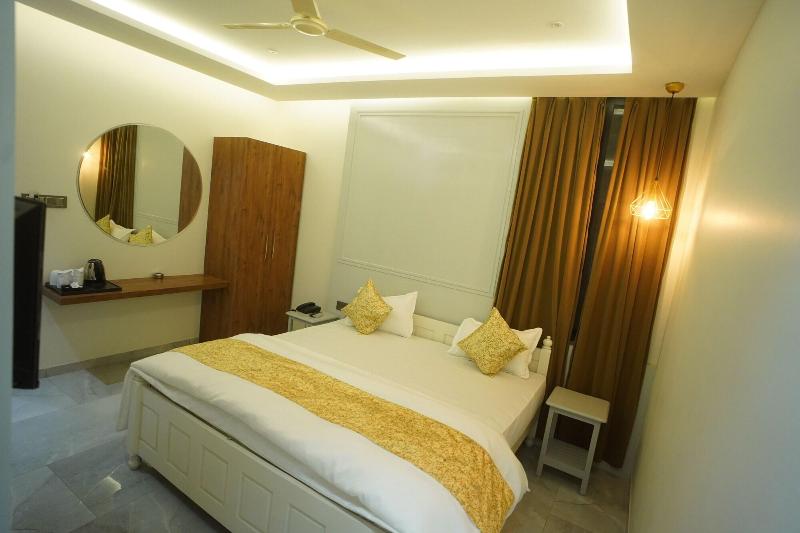 Hotel Lunar Stays image