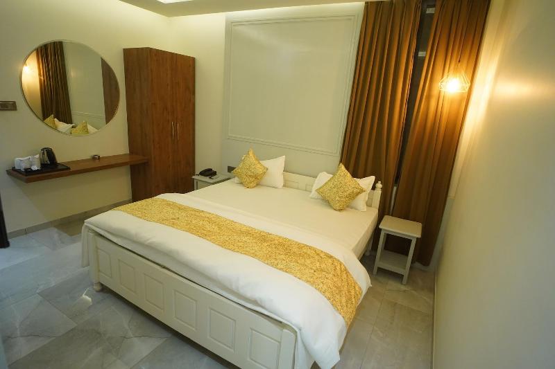 Hotel Lunar Stays image