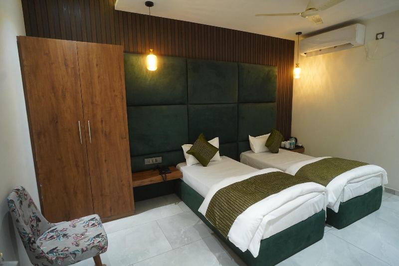 Hotel Lunar Stays image