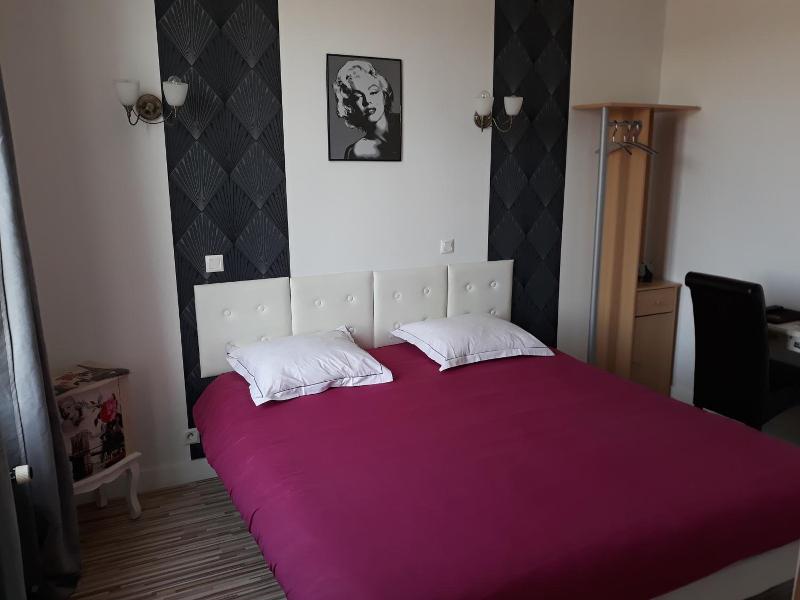 Hotel De La Gare image