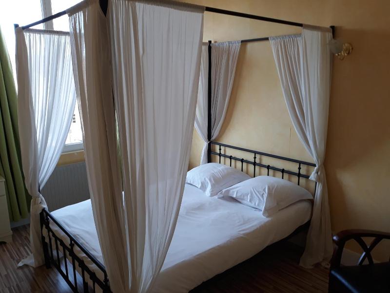 Hotel De La Gare image