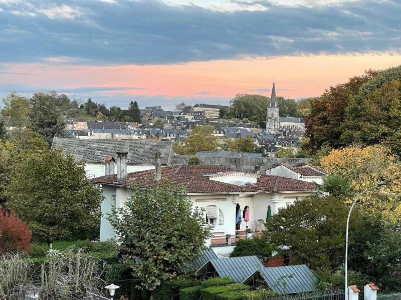 Le Central Hã´tel Bar