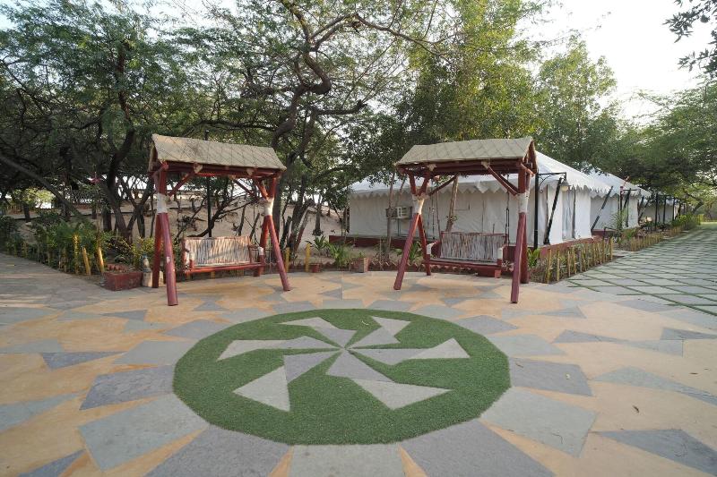 Palace Beach Camp