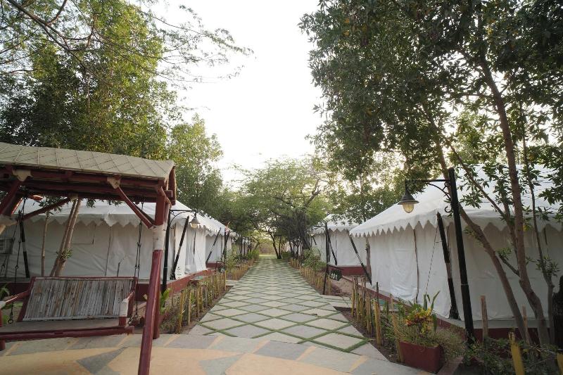Palace Beach Camp