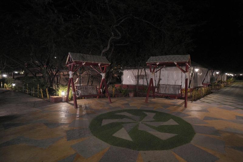Palace Beach Camp