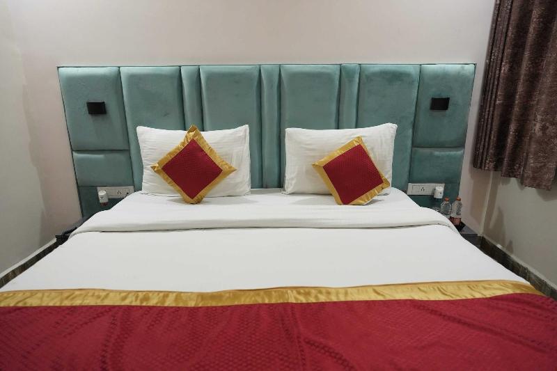 Sarla Hotel Inn image