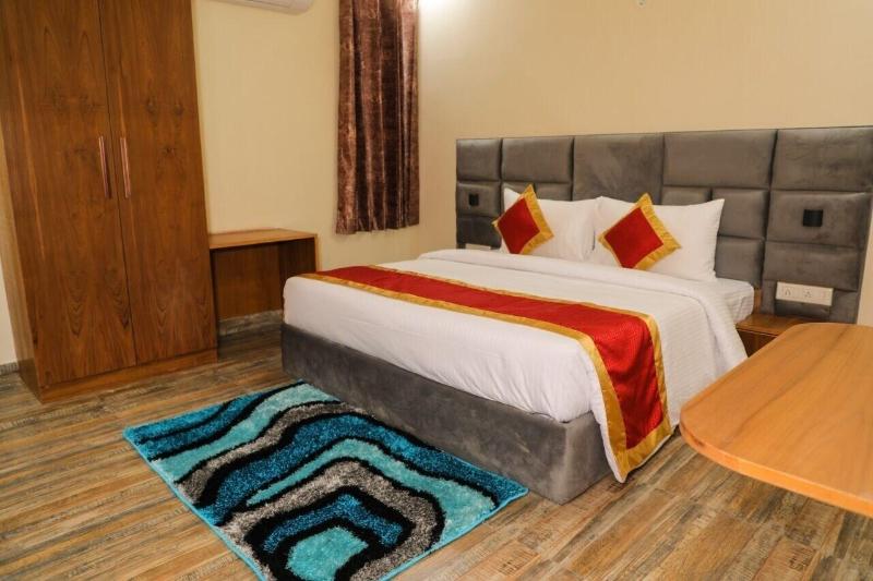Sarla Hotel Inn image
