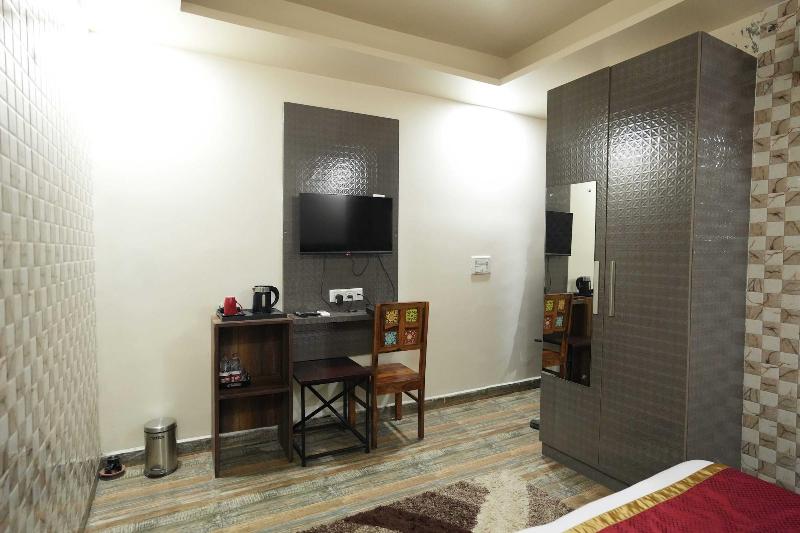Sarla Hotel Inn image