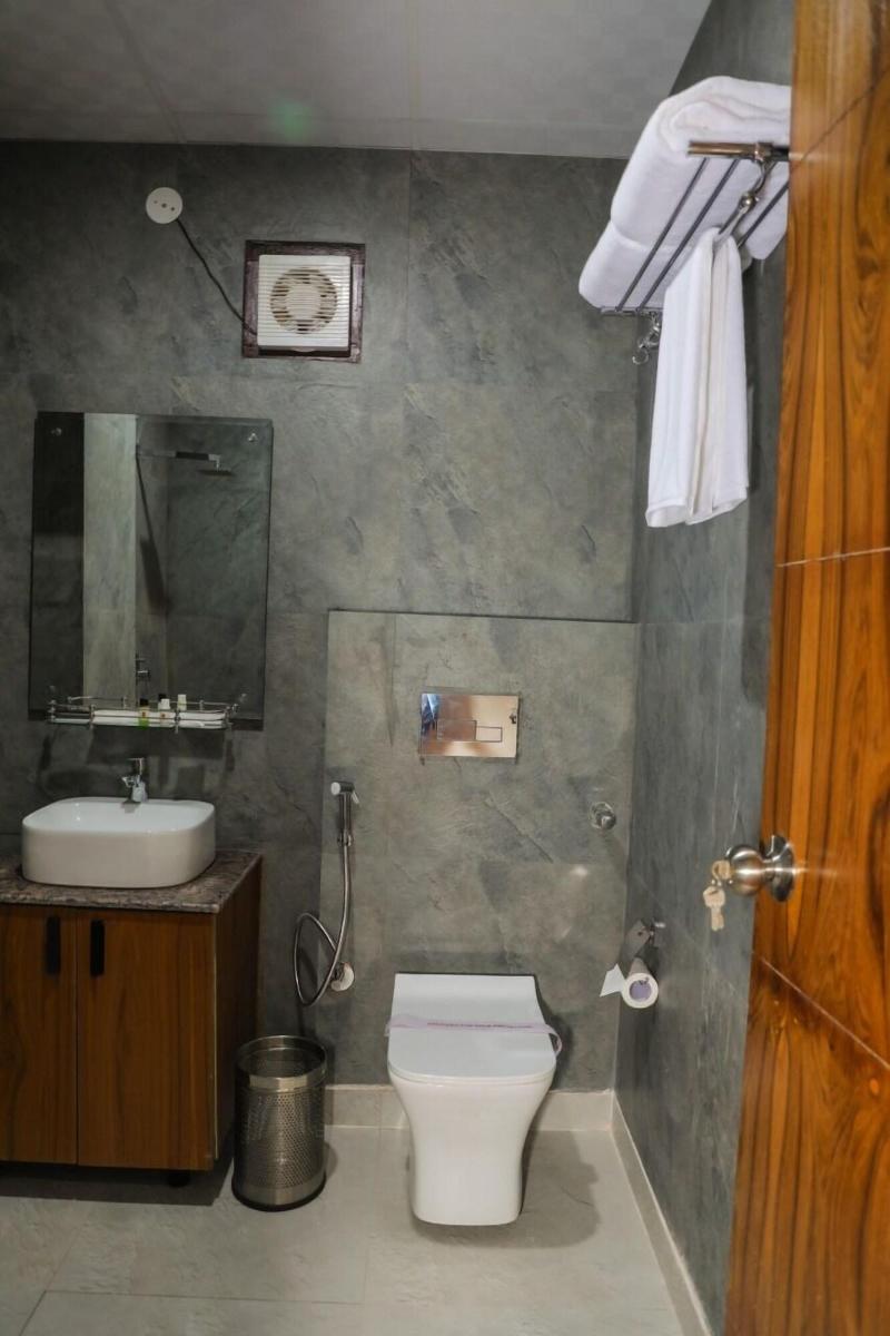 Sarla Hotel Inn image