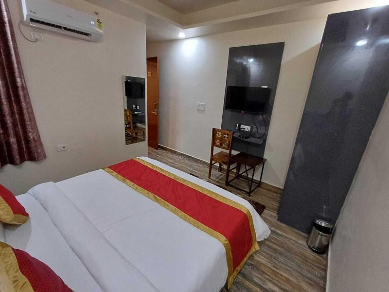 Sarla Hotel Inn image