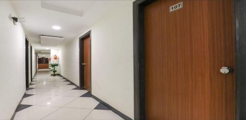 Everest Hotel image