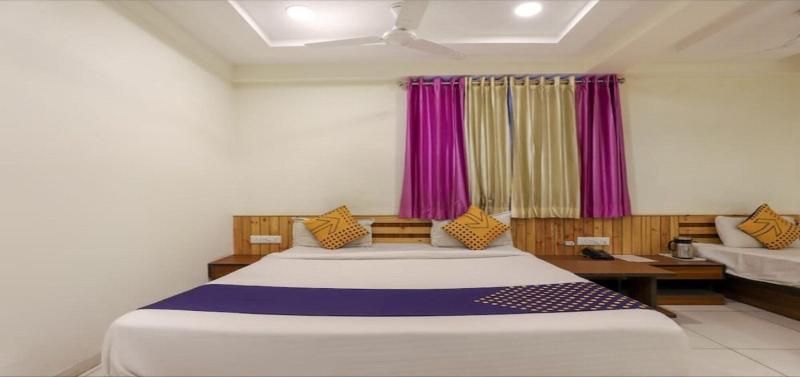 Everest Hotel image