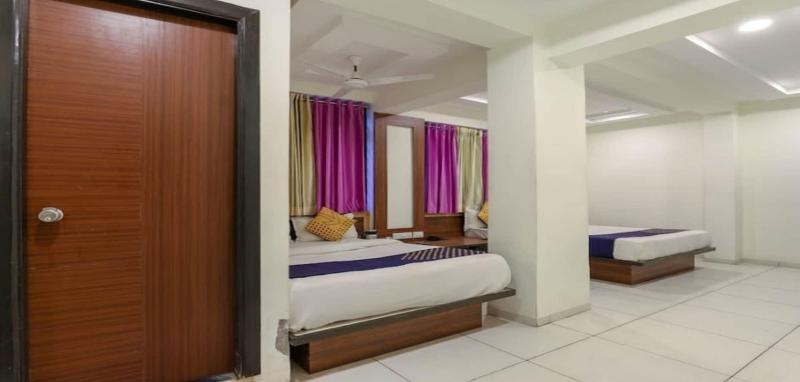 Everest Hotel image