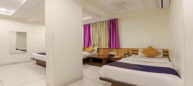 Everest Hotel image