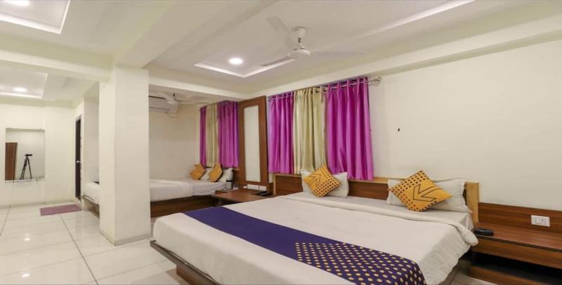 Everest Hotel image