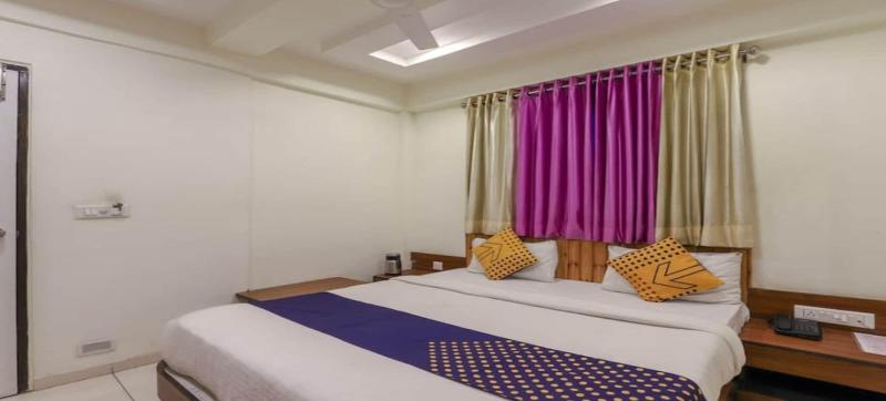 Everest Hotel image