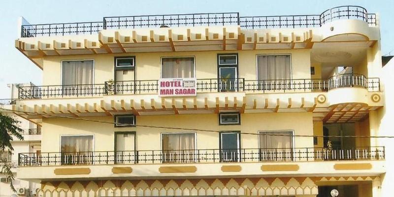 Hotel Man Sagar — general view