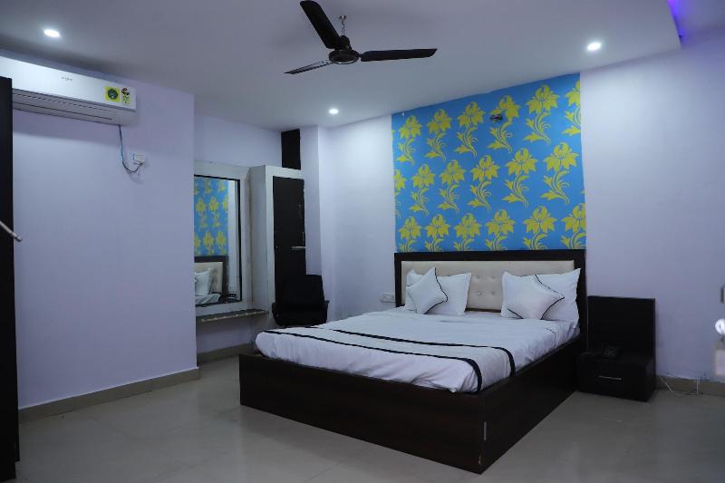 Hotel Axiom Prime image