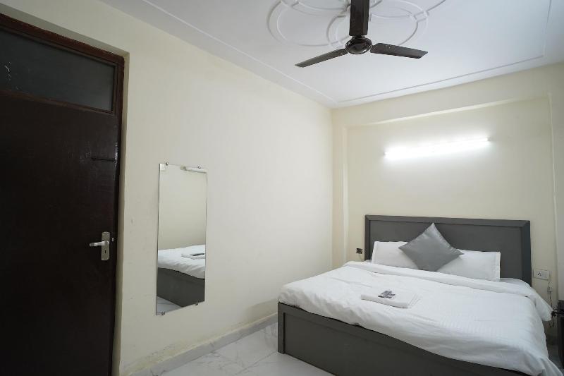 Roomshala 034 Grihum Noida Sector 63 image