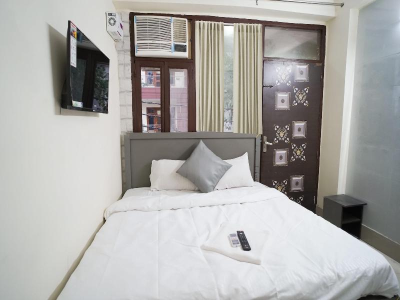Roomshala 034 Grihum Noida Sector 63 image