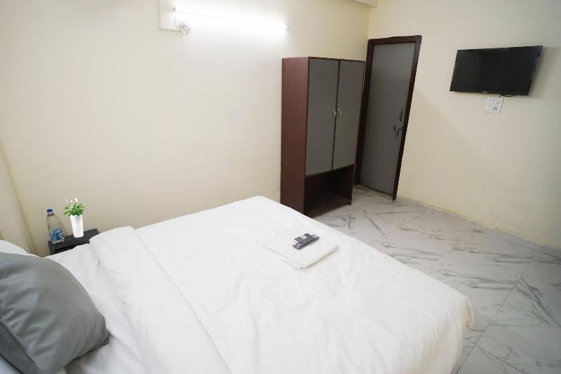 Roomshala 034 Grihum Noida Sector 63 image