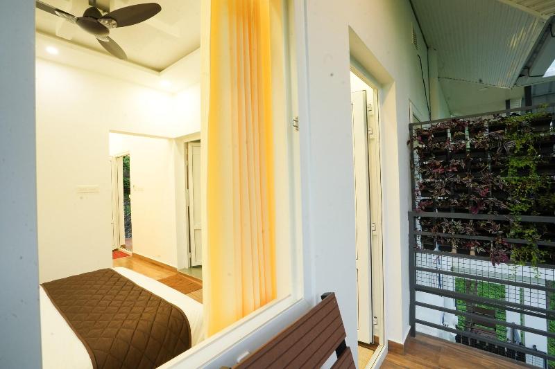 Misty Range Resorts image