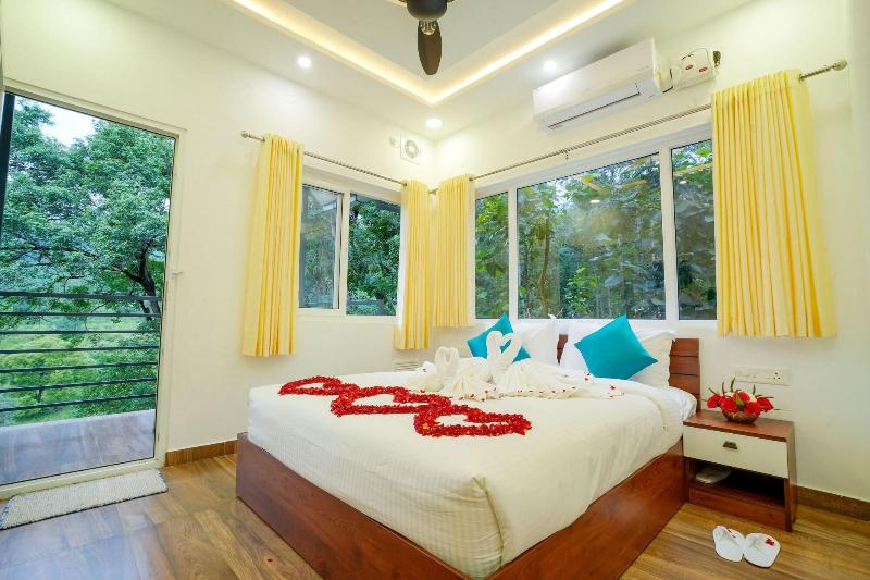 Misty Range Resorts image