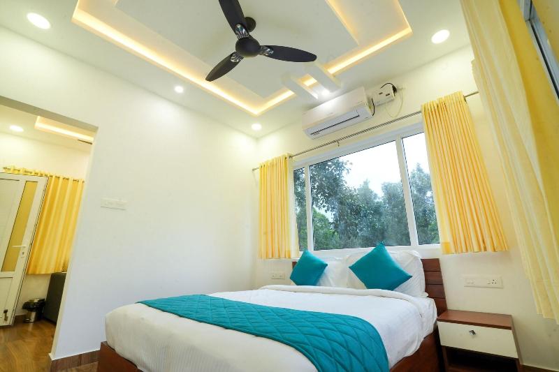 Misty Range Resorts image
