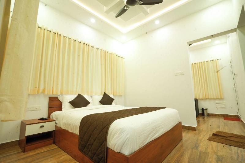 Misty Range Resorts image