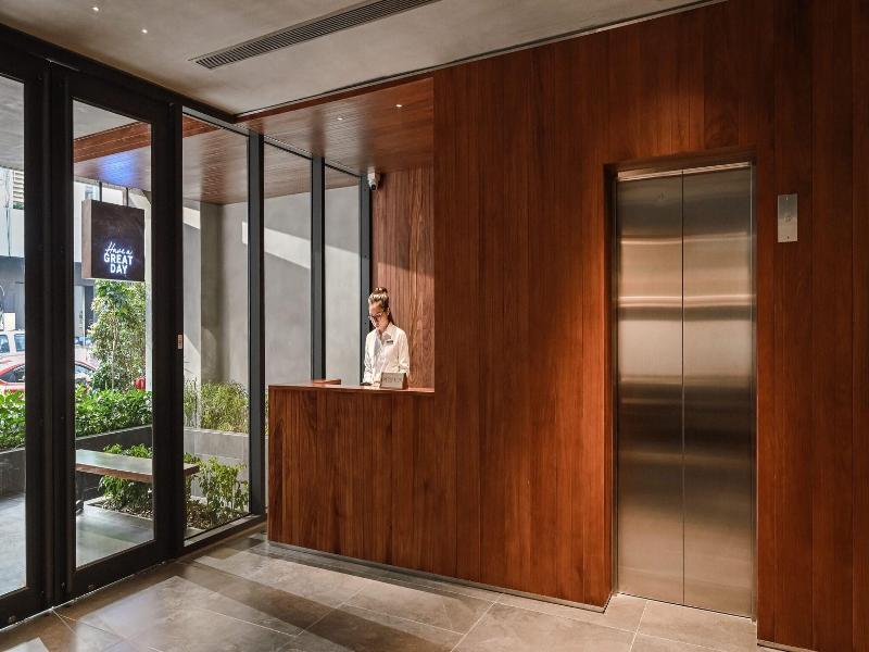 Triple E Hotel Metro Ben Thanh image