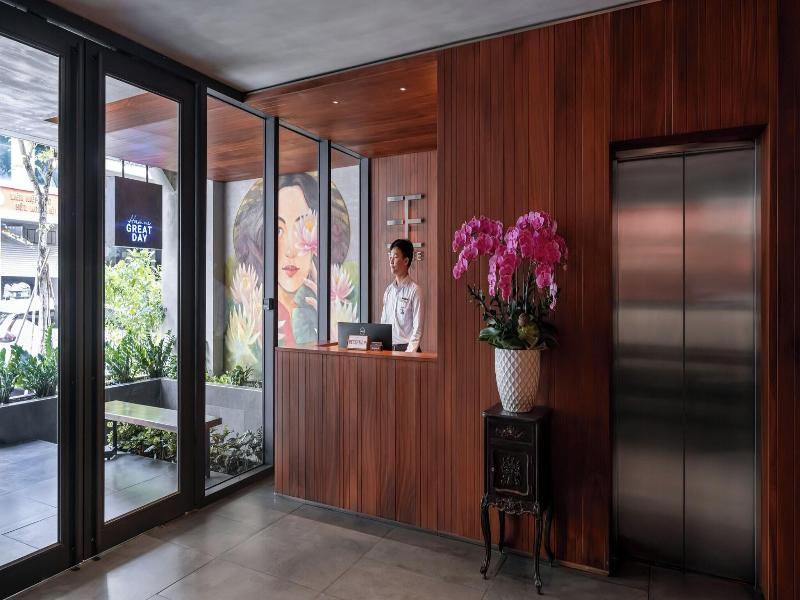 Triple E Hotel Metro Ben Thanh image