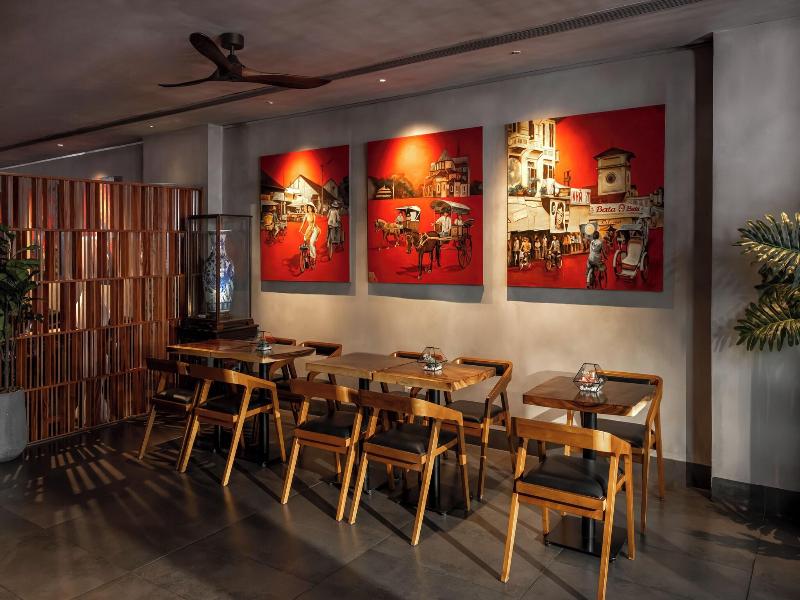 Triple E Hotel Metro Ben Thanh image