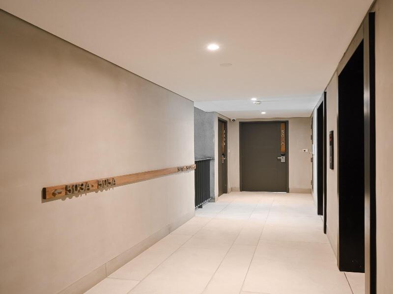 Triple E Hotel Metro Ben Thanh image