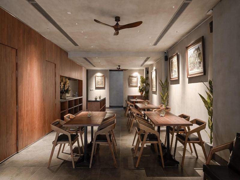 Triple E Hotel Metro Ben Thanh image
