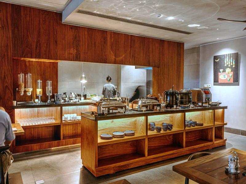 Triple E Hotel Metro Ben Thanh image