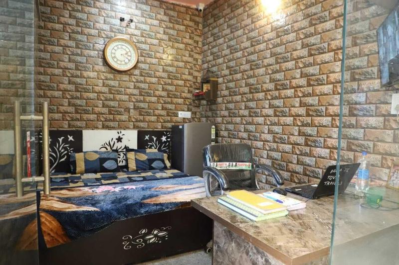 Shri Laddu Gopal Guest House
