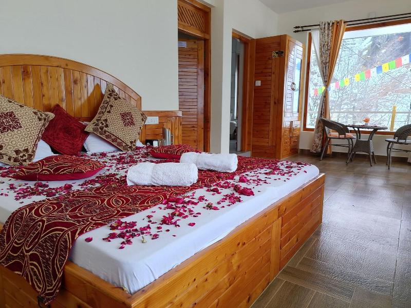 Elegance Retreat Manali Luxury Stay image