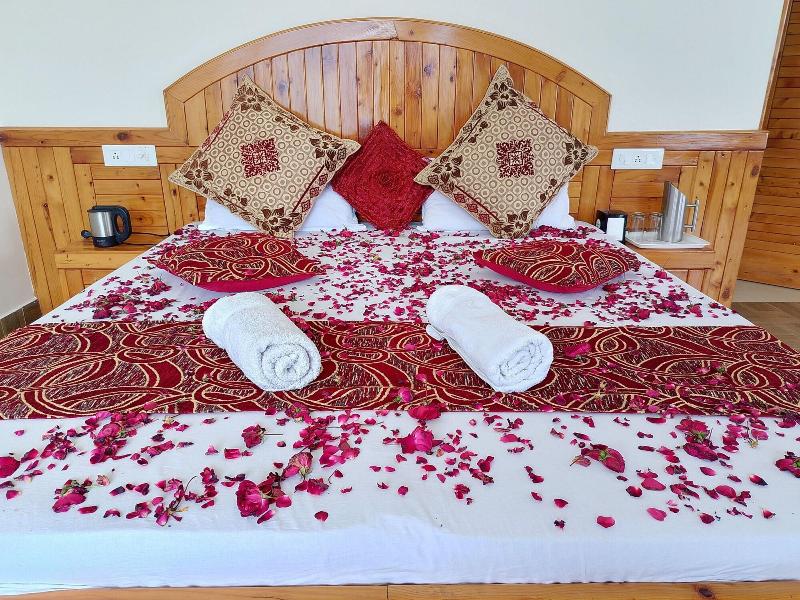 Elegance Retreat Manali Luxury Stay image