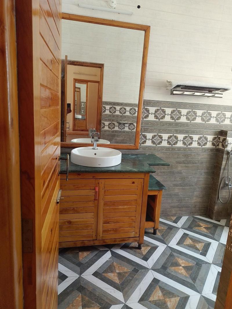 Elegance Retreat Manali Luxury Stay image