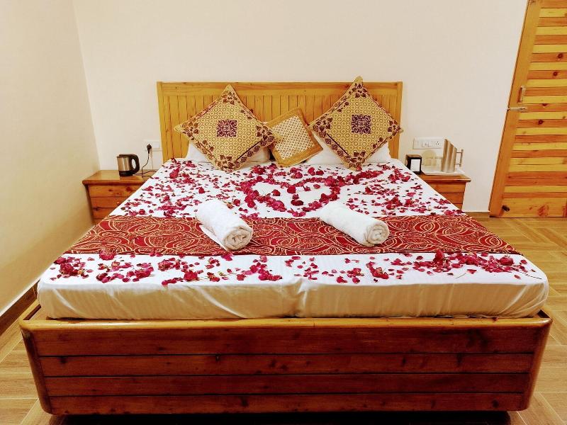 Elegance Retreat Manali Luxury Stay image