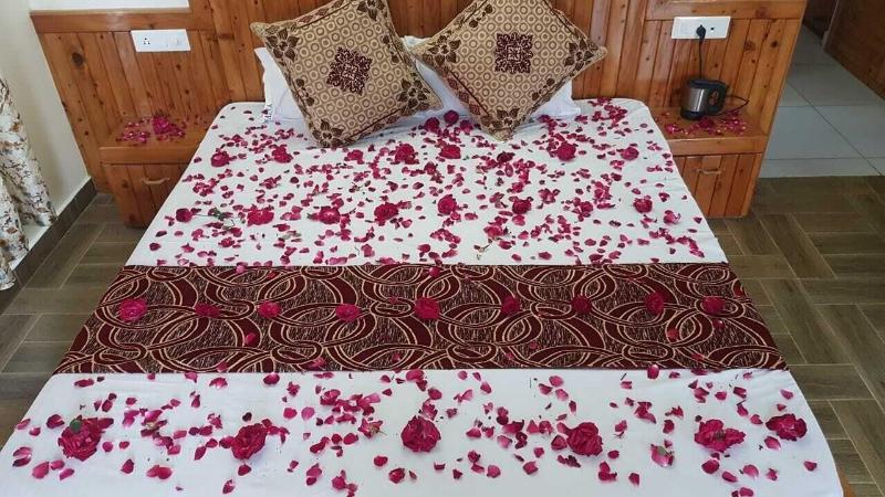 Elegance Retreat Manali Luxury Stay image