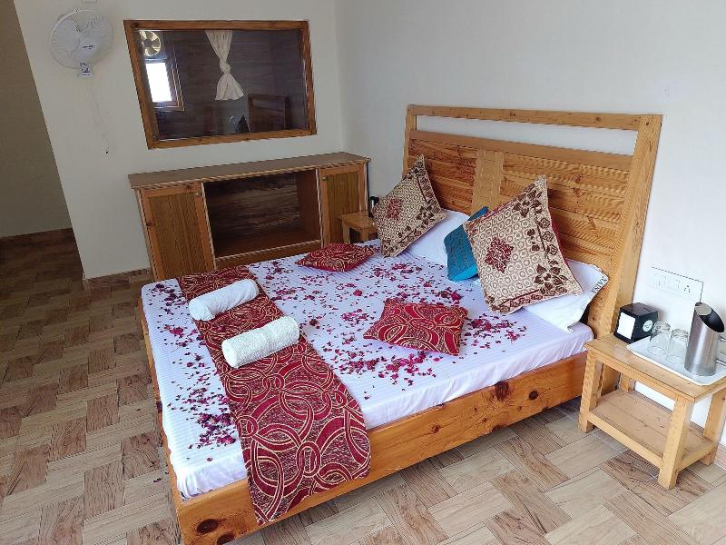 Elegance Retreat Manali Luxury Stay image