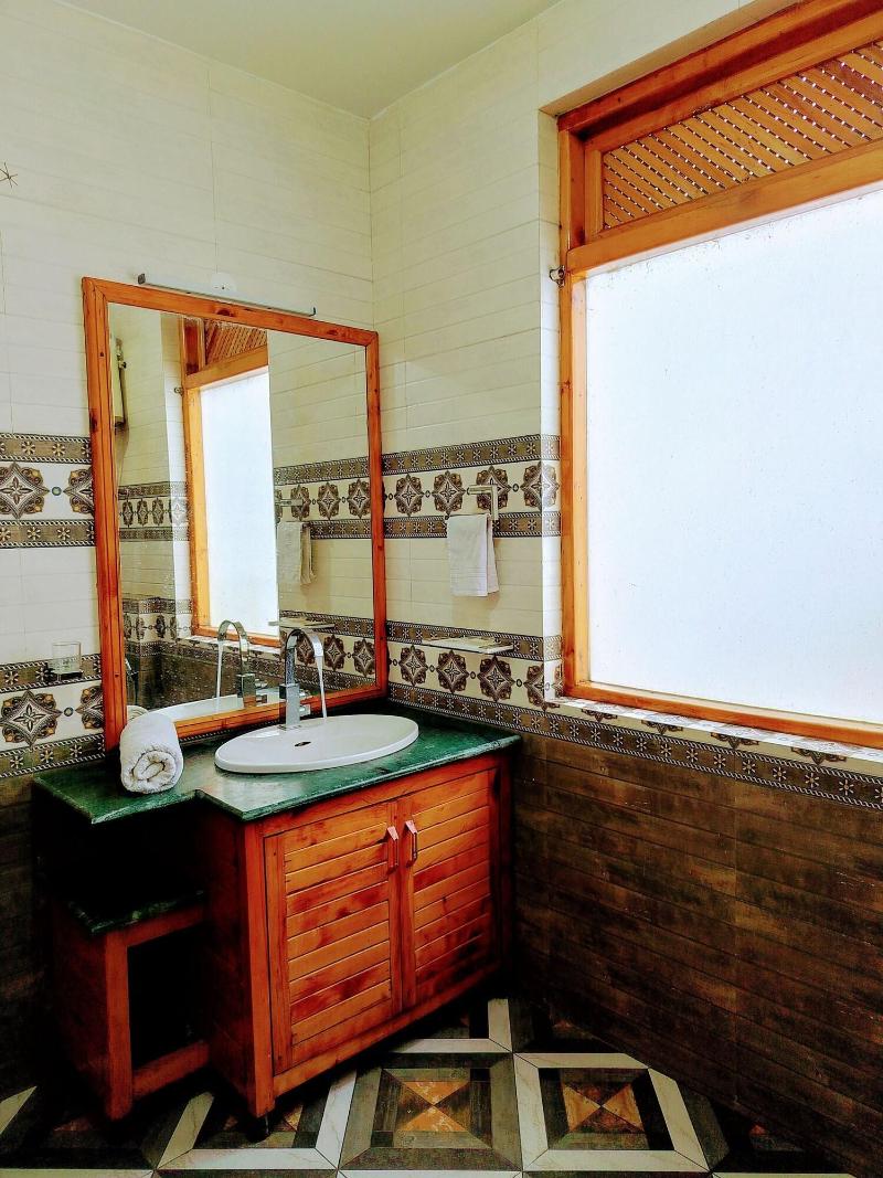 Elegance Retreat Manali Luxury Stay image