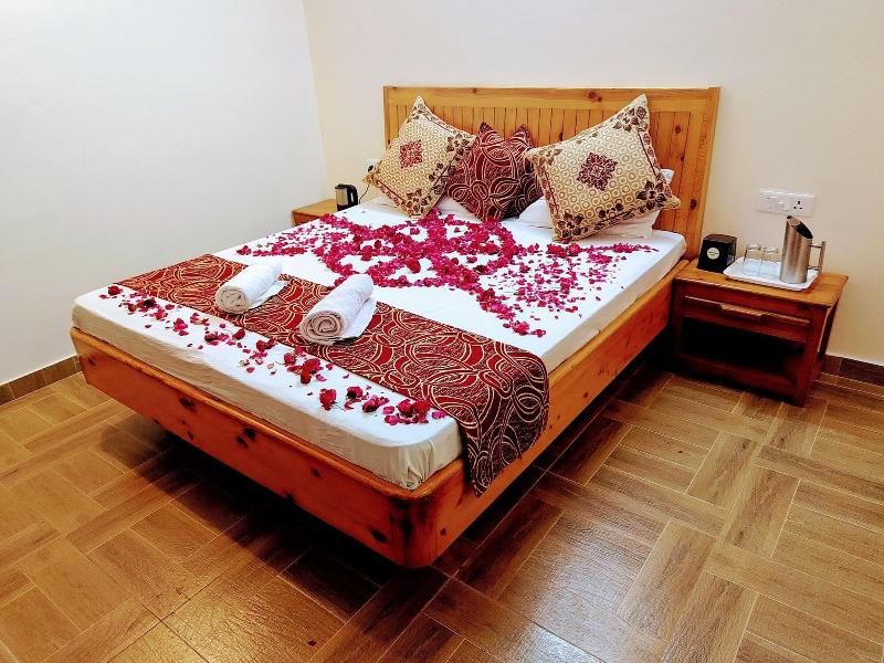 Elegance Retreat Manali Luxury Stay image