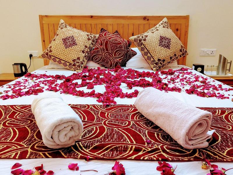Elegance Retreat Manali Luxury Stay image