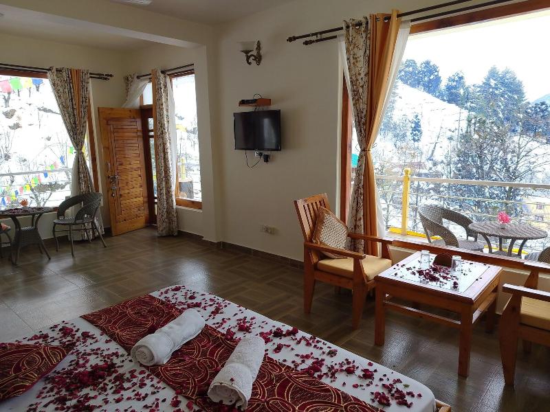 Elegance Retreat Manali Luxury Stay image